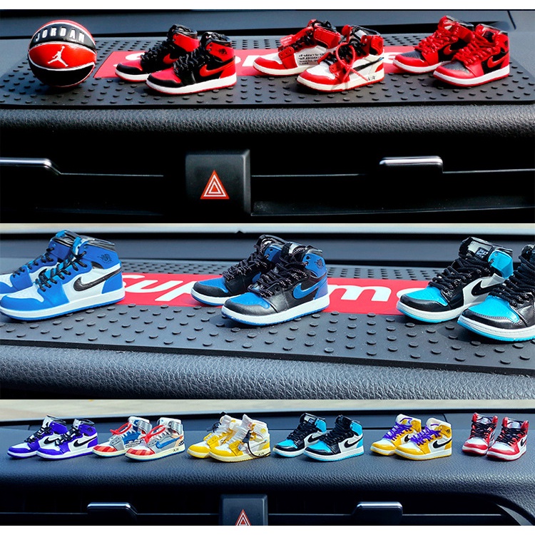 Móc Khóa Hình Đôi Giày Bóng Rổ mini aj1 nba James Kobe Curry Sáng Tạo Trang Trí Xe Hơi