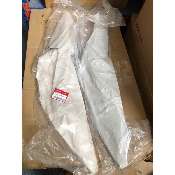 Cặp nẹp lườn dưới xe Vario Click 125cc chính hãng honda