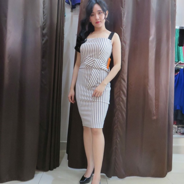 Váy đầm ôm body sọc đen trắng