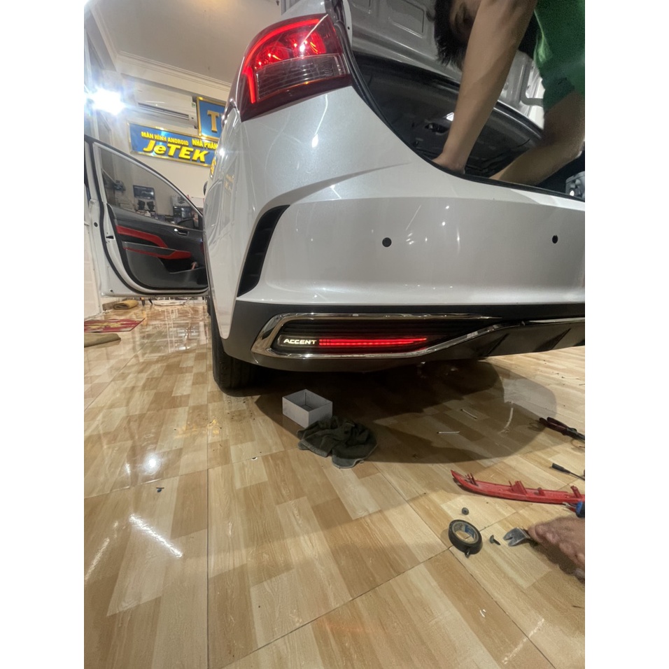 Gầm Hậu Accent 2021 mẫu Vlight