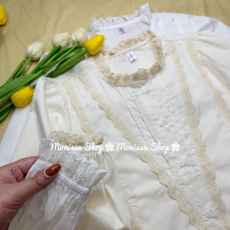 Áo kiểu viền ren hai màu be trắng
