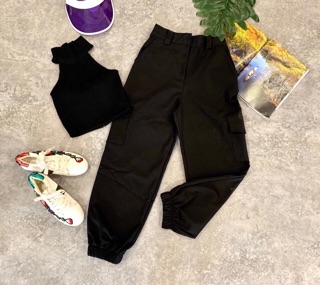 Set áo yếm hở lưng quần jogger đen