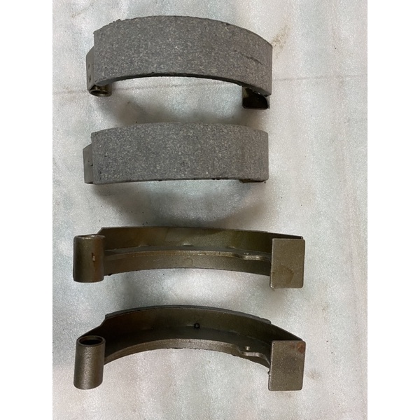 Bộ má phanh,bố thắng 14,5cm, 4 chiếc loại đường kính 14,5cm dùng lắp ráp thay thế cho cầu sau xe 3 bánh,4 bánh