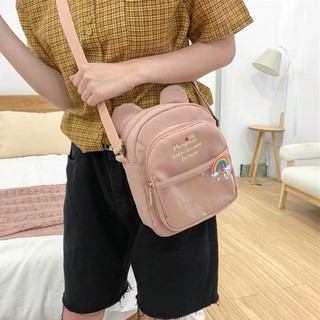 Túi đeo chéo đáng yêu kèm ảnh thật phía sau