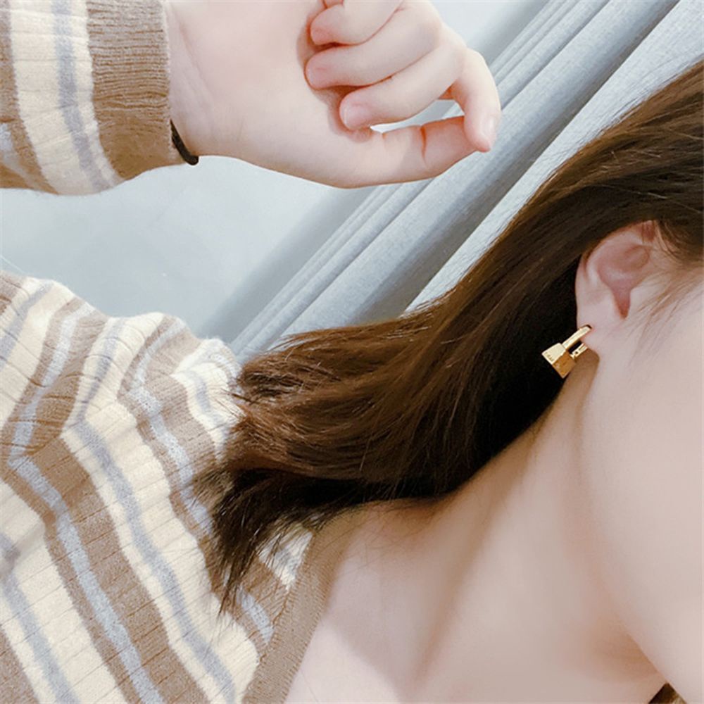 Khuyên tai dạng vòng phong cách Hàn Quốc đơn giản thời trang cho nữ