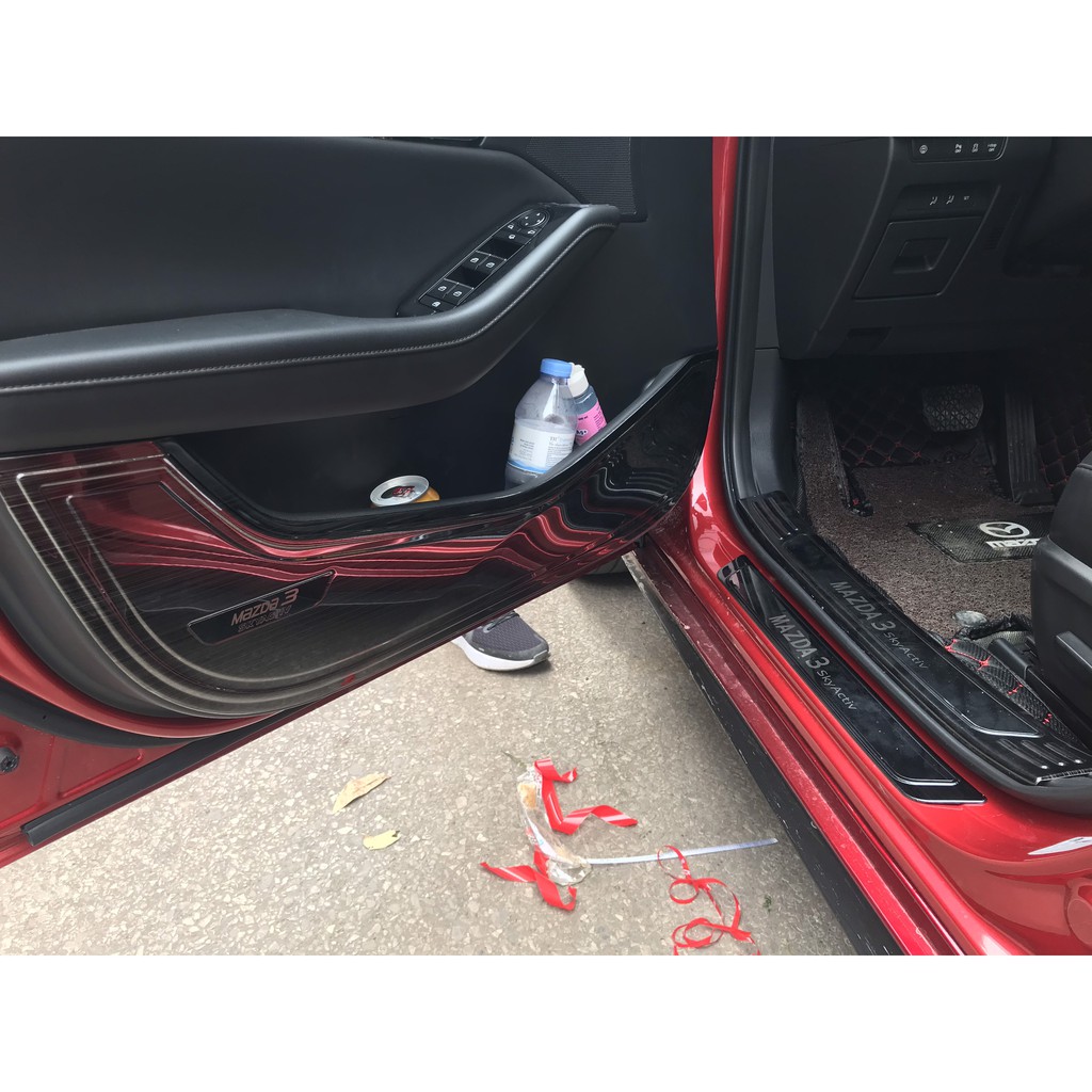 Ốp Tapli cánh cửa xe Mazda 3 2020, chất liệu Titan Cao Cấp