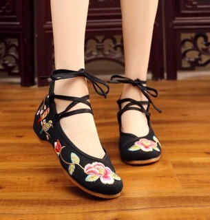 Giày vải thêu hoa dây buộc ( hàng oder ko có sẵn)