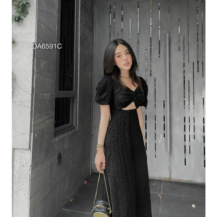 Đầm dài body trắng xốp xoắn ngực
