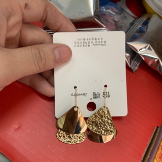 Bông tai + váy