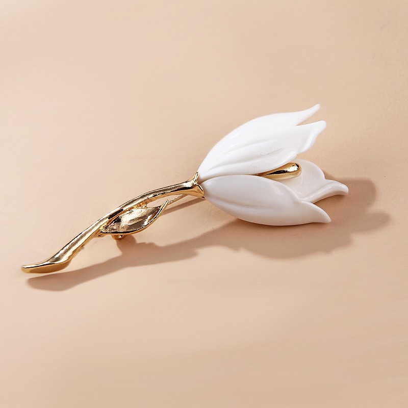 Cài áo hoa trắng tinh khôi siêu sang GC148