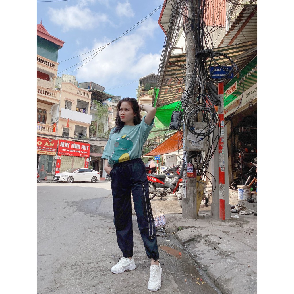 [Mã FAXANH55 giảm 10K đơn 50K] Unisex Quần Jogger Nam Nữ Túi Hộp Nắp Thêu Phối Dây Xích Vải Kaki Cao Cấp | BigBuy360 - bigbuy360.vn