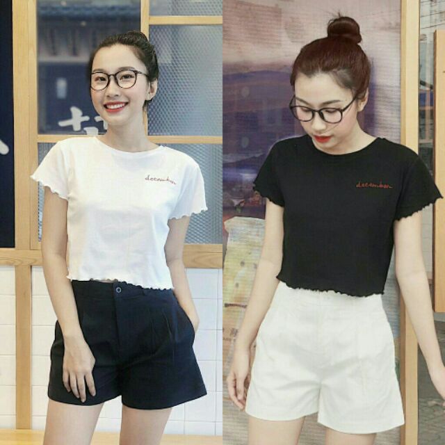 Áo croptop thêu chữ