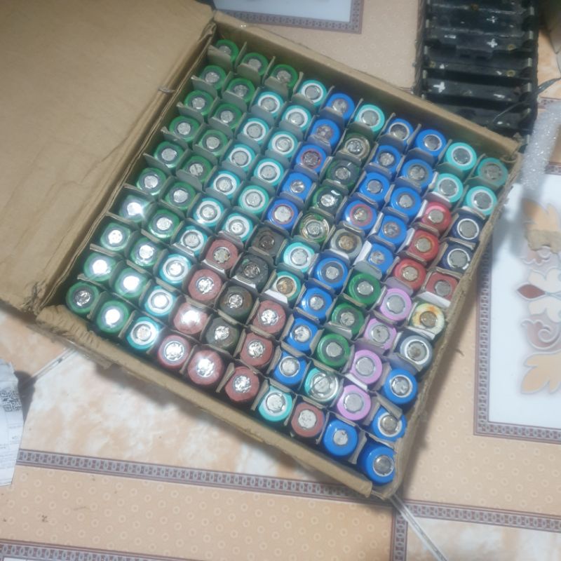 100 cell pin tháo máy cũ.