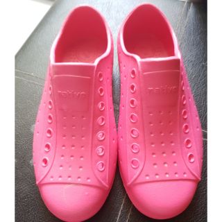 Giày native siêu yêu size 29