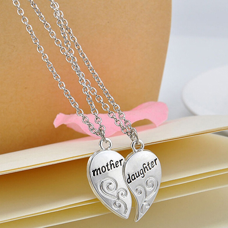 Bộ 2 dây chuyền hình trái tim màu bạc thể hiện tình yêu cho mẹ và con gái