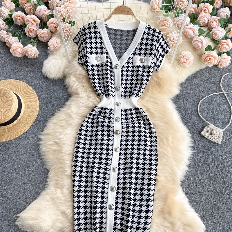 [Có sẵn] Đầm len dệt kim ngắn tay , váy len cổ V ôm body Đ781 có video ảnh thật | BigBuy360 - bigbuy360.vn