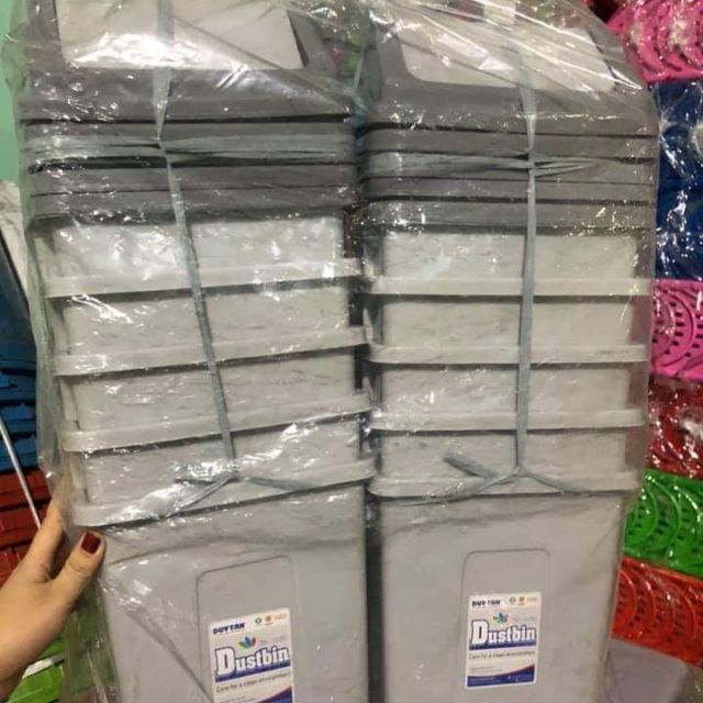 Thùng rác nắp lật duy tân