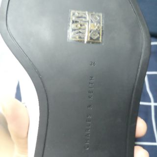 Giày charles&keith white size 36 (fit 37) full box