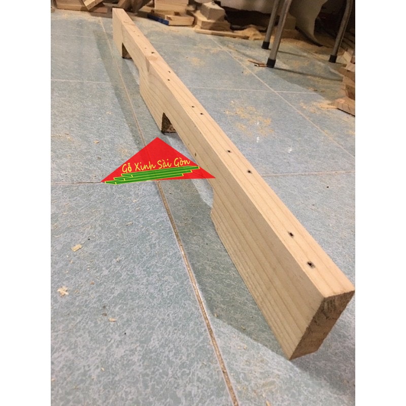 Đố khuyết gỗ thông dùng để đóng chân giường pallet dài 1m1, cao 9cm, dày 3cm đã bào láng đẹp