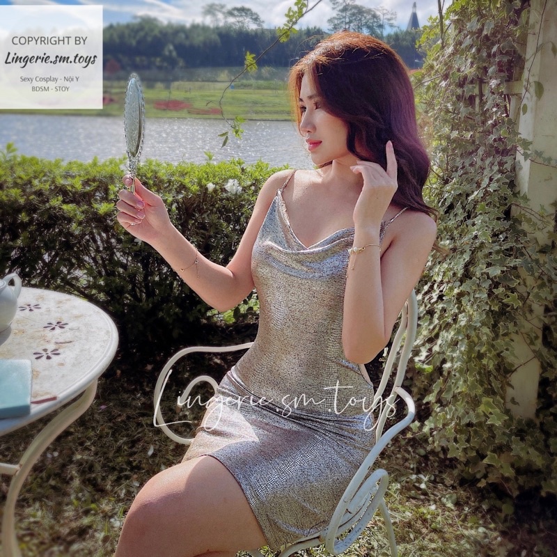 QR1223 - Váy Body Nhũ Bắt Sáng Nổi Bật - Đầm Cổ V - Đây Đính Đá Quyến Rũ