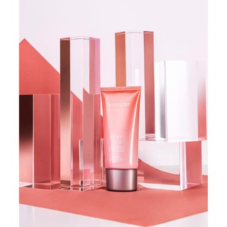 Kem tẩy tế bào chết Neutrogena Bright Boost 75ml