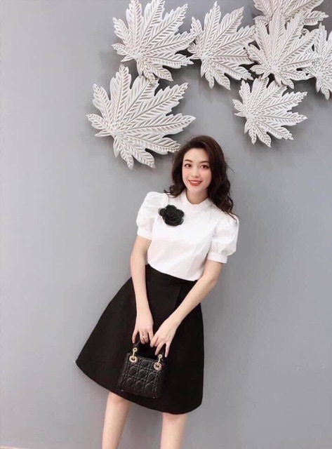Áo sơ mi tay bồng tặng kèm hoa cài