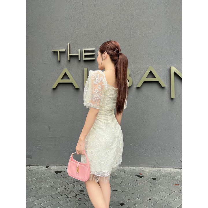 ĐẦM REN HOA NUDE TRẮNG CỔ VUÔNG