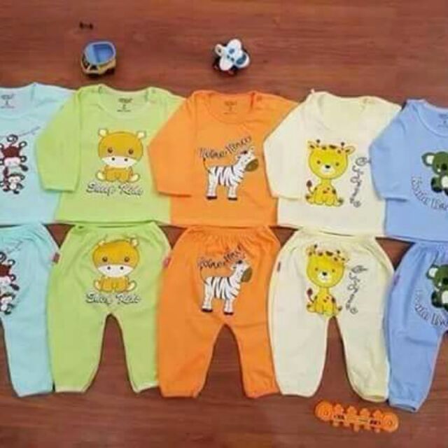 Set nhỏ.+ áo khoát nỉ...