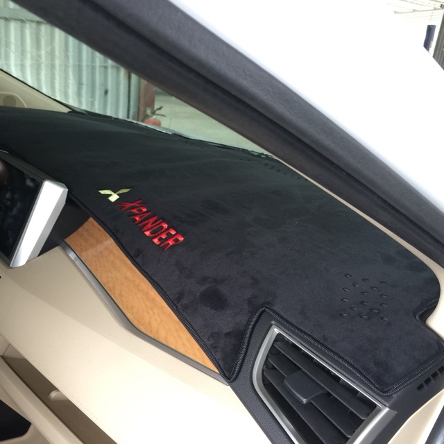 Thảm taplo Xpander