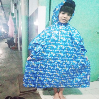 Áo mưa bít trẻ em, áo mưa trùm trẻ em che kín người an toàn cho bé từ 7 - 10 tuổi
