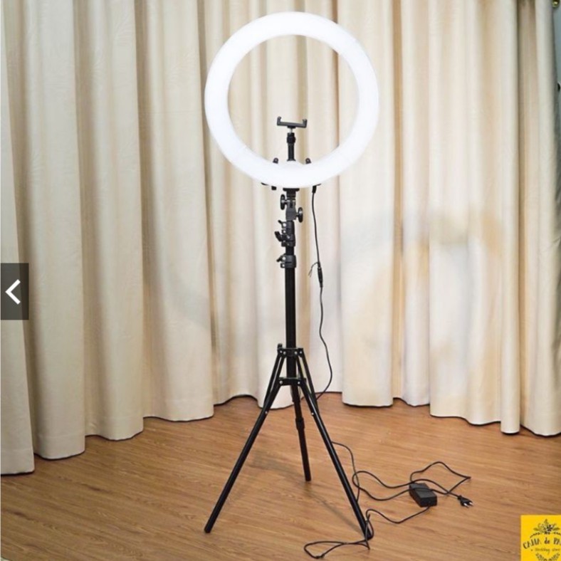 Đèn Livestream Dùng Trong Phun Xăm Spa Bán Hàng