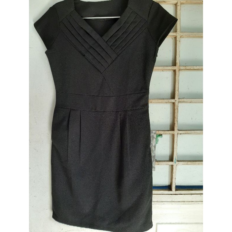 Đầm body đen size S
