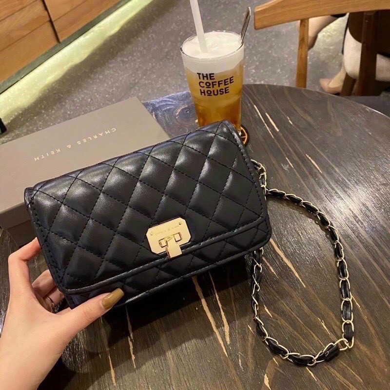 Túi CNk trần trám đeo chéo nữ thời trang dập logo