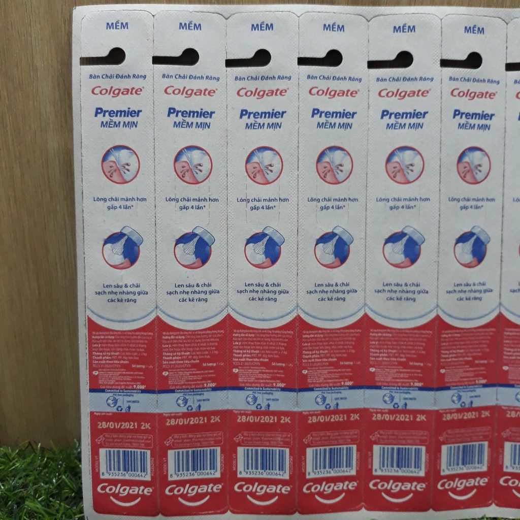 Bàn chải Colgate Premier Clean Mềm Mịn