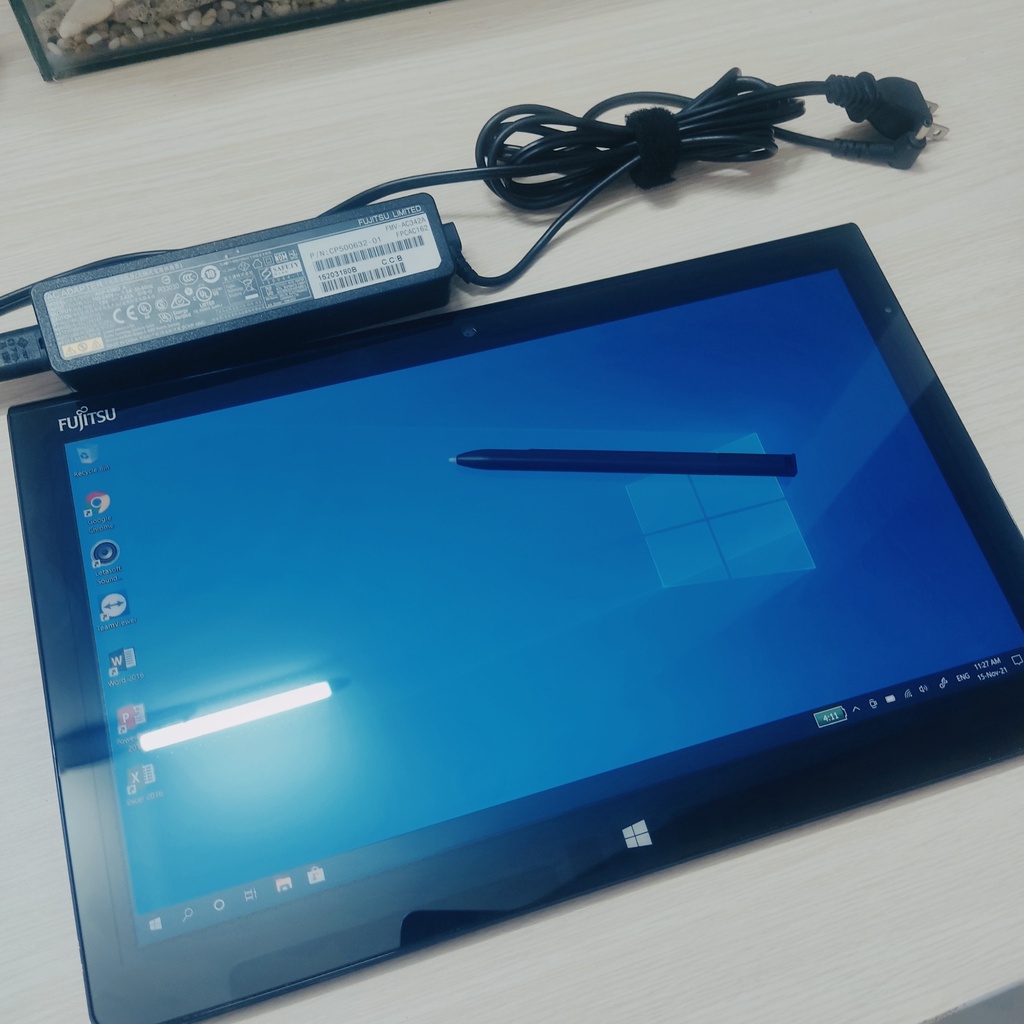 Laptop 2 trong 1 FUJITSU màn hình cảm ứng 8GB RAM 256GB SSD Intel Core i7-4600U mạnh mẽ made in Japan - đã qua sử dụng
