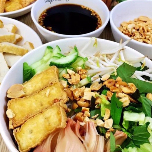 Nước tương đậu nành Lee Kum Kee chai thủy tinh 500ml