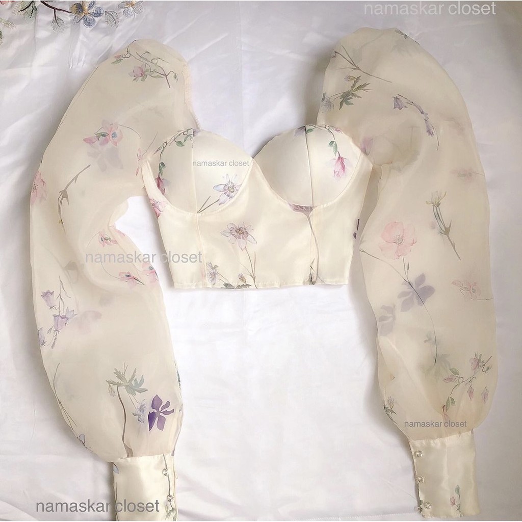 Thanh lý áo Barbie của Namaskar - Áo hoa trắng - Freesize - Mới 100% - Giá gốc 550k
