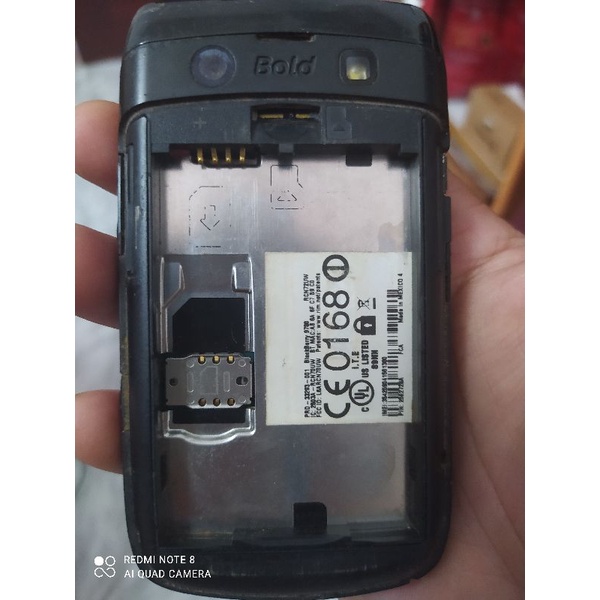 Điện thoại blackberry 9780 màn trắng