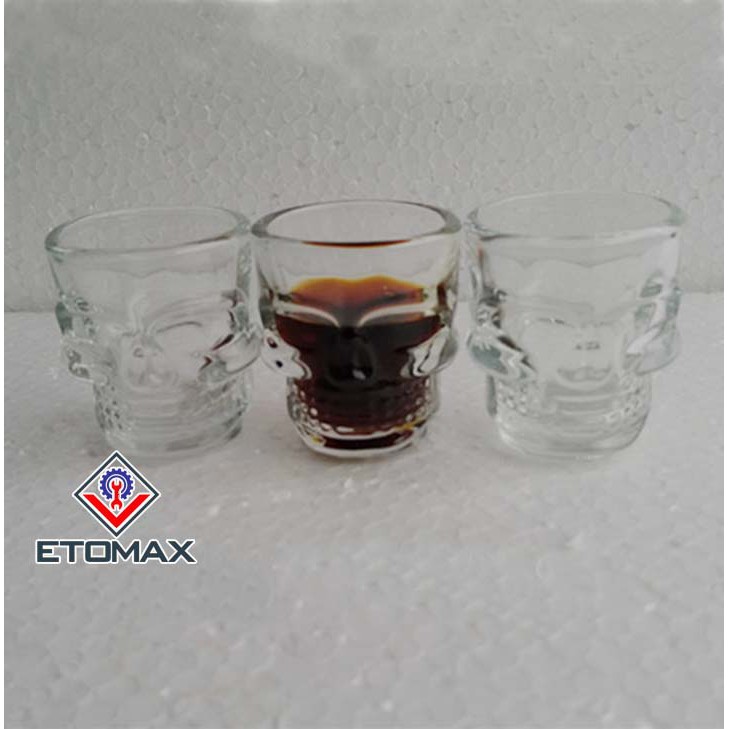 Ly thủy tinh hình đầu lâu 3D độc đáo