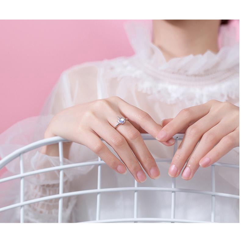 Nhẫn mạ bạc đính đá hình mặt trăng kỳ lân cho nữ