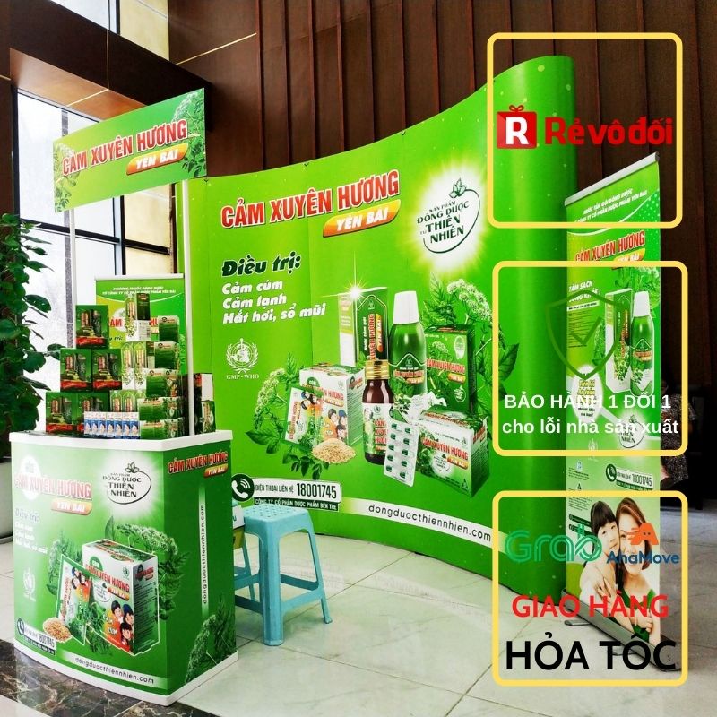 BỘ SẢN PHẨM TRƯNG BÀY SỰ KIỆN RA MẮT SẢN PHẨM 1 BACKDROP SÂN KHẤU 2 STANDEE CUỐN 1 QUẦY HÀNG DI ĐỘNG NHỰA