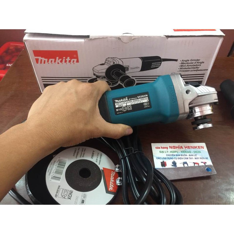 Máy Cắt Cầm Tay Makita 9556HN_840W loại 1 kèm đĩa mài [CAM KẾT CHÍNH HÃNG]