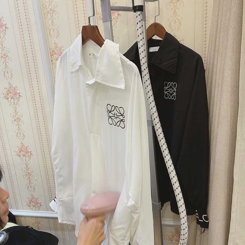 ÁO SƠ MI THÊU TAY BO CHỮ