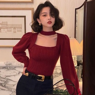 Áo len cổ choker tay bồng cut out cực sang