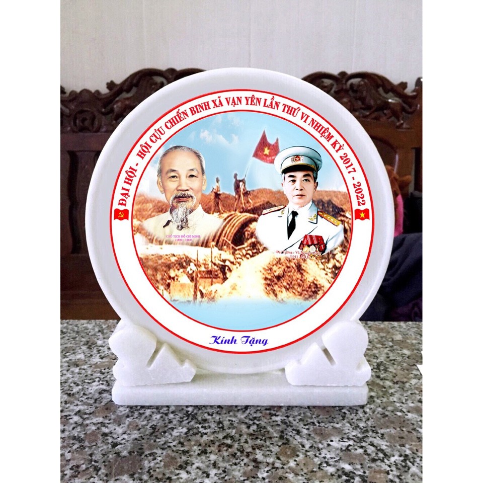 Ảnh Bác Hồ Ghế Mây 20cm