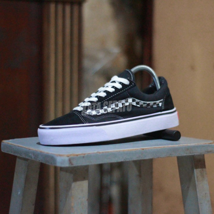 Giày Thể Thao Vans Old Skool V Màu Trắng Đen