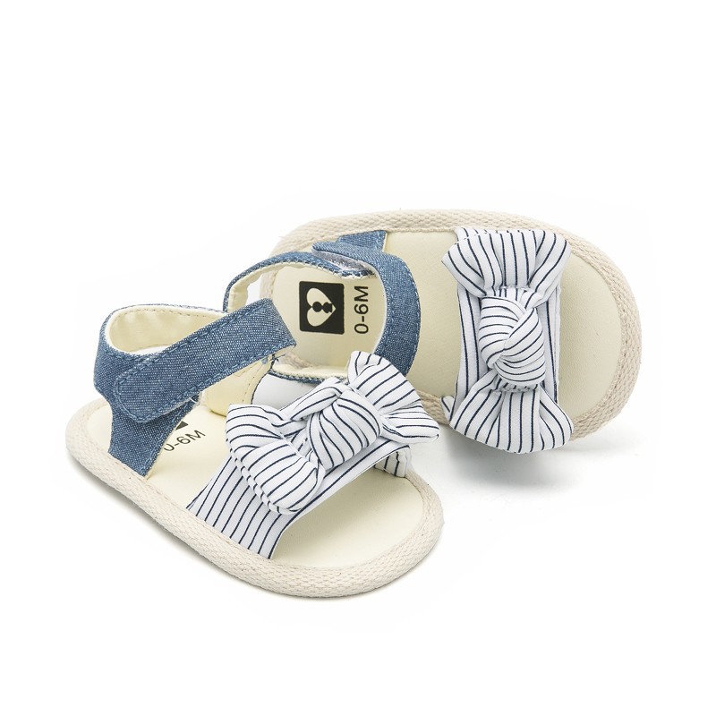 Sandal kẻ sọc chống trượt cho bé gái