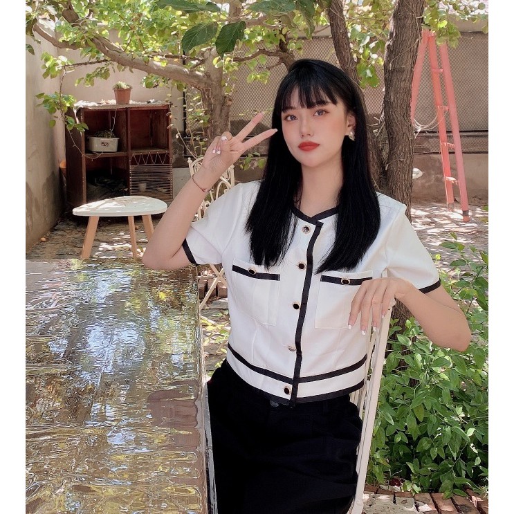 Áo kiểu cổ tròn túi 2 bên ngực nút đen sang chảnh (có hình thật) | BigBuy360 - bigbuy360.vn