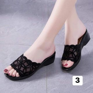 Combo 3 đôi dép và quần áo