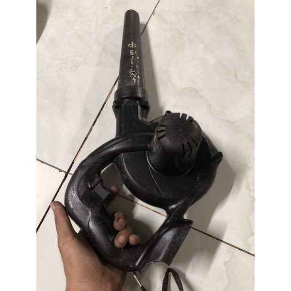 Thổi bụi Hitachi